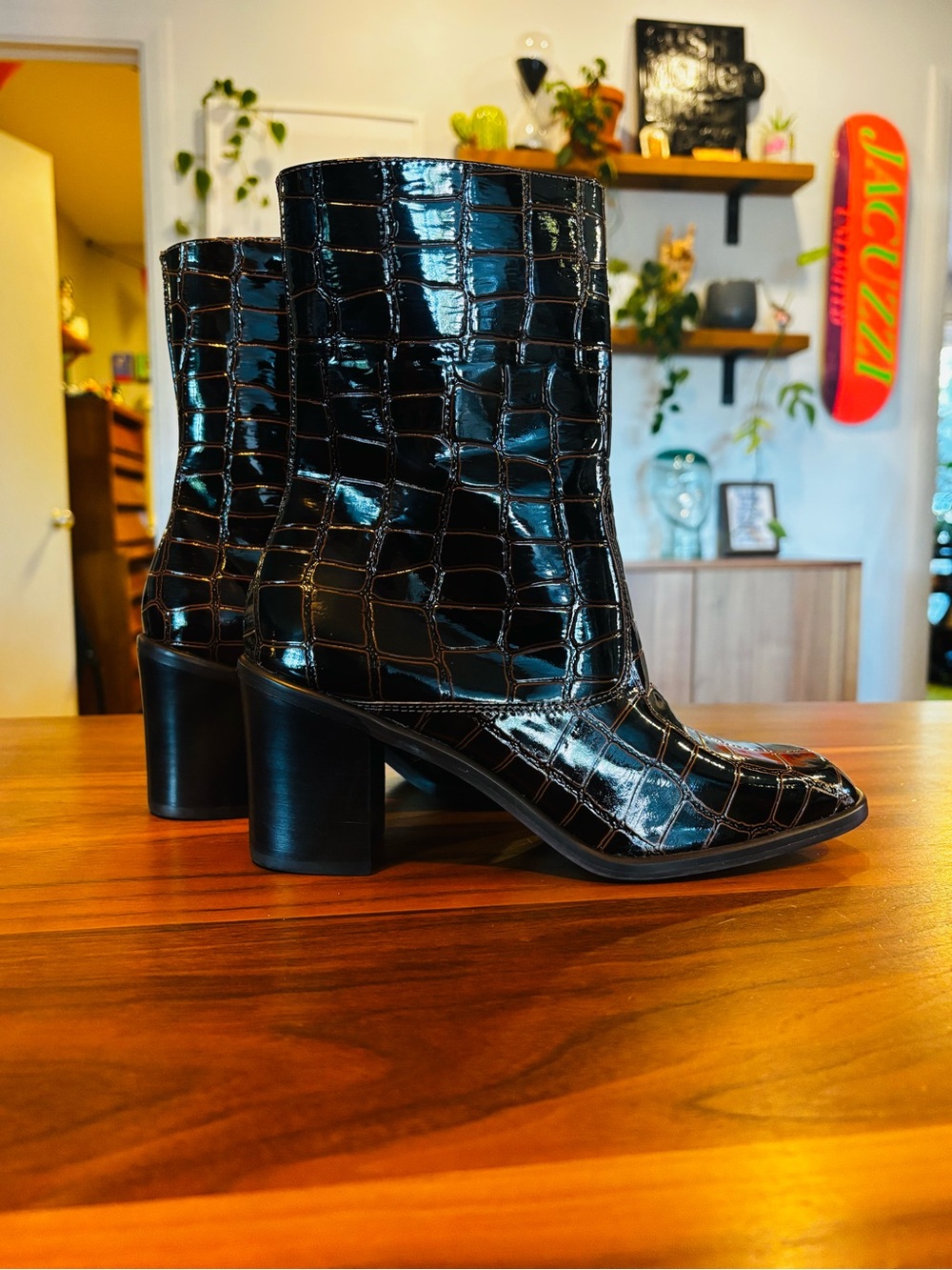 NEW! 🔥 Brown Croc Real Leather Heeled Ankle Boot Studio by 4 Seasons
7B